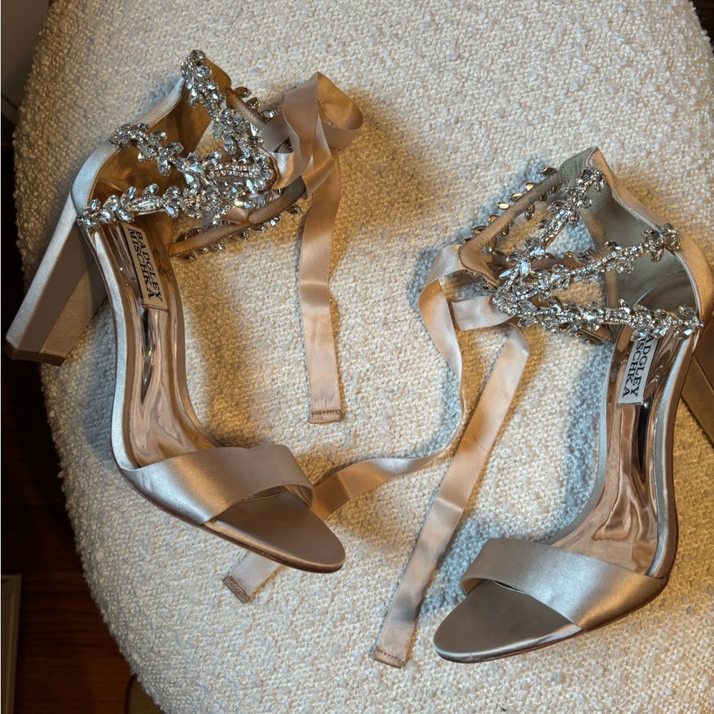 Badgley mischka Satin heels